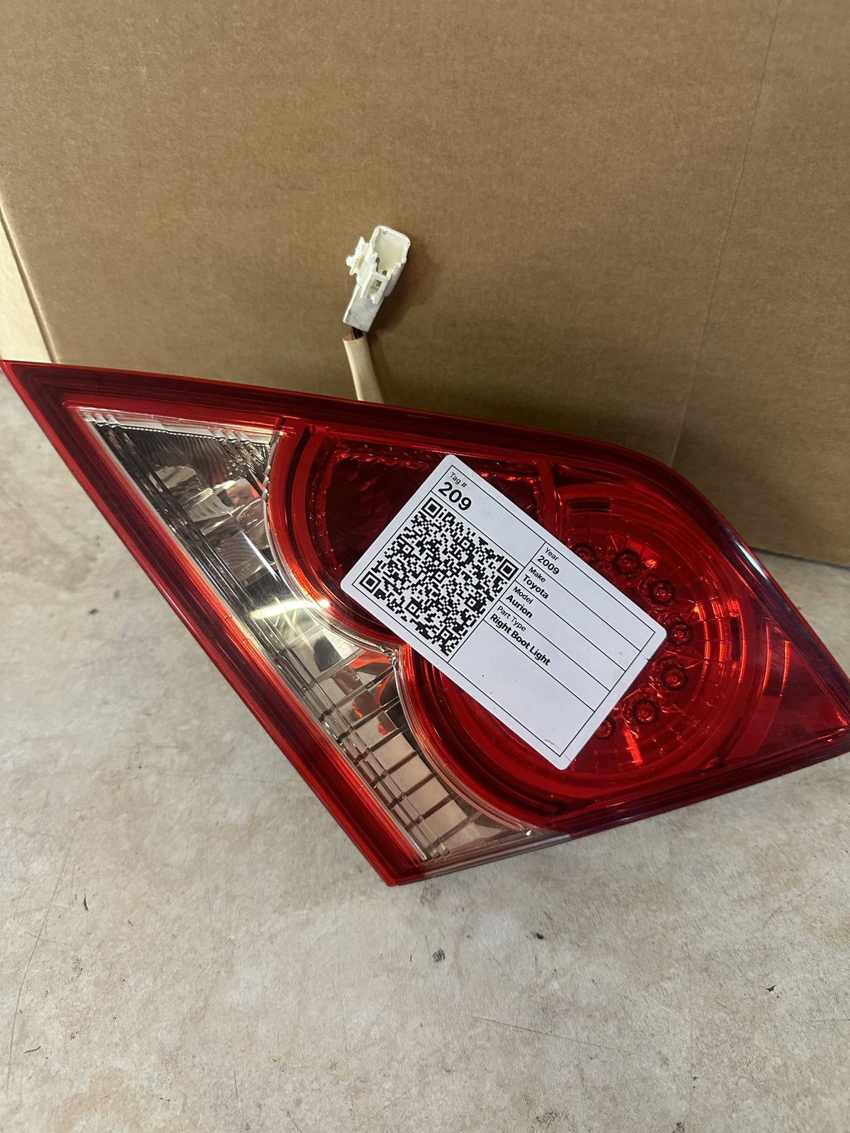 2006-2011 Toyota Aurion GSV40 - Right Boot Light