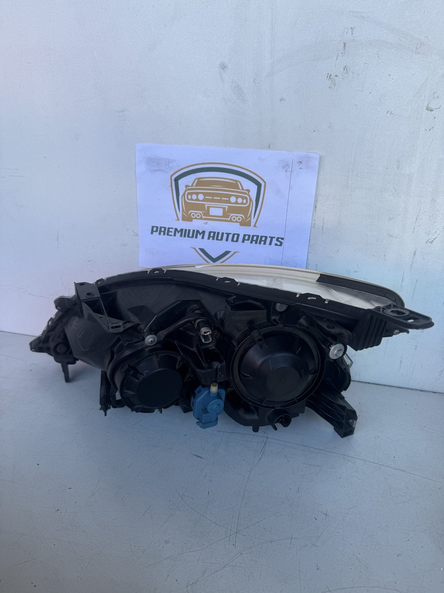 2014 Nissan Pulsar B17 Sedan Right Headlight