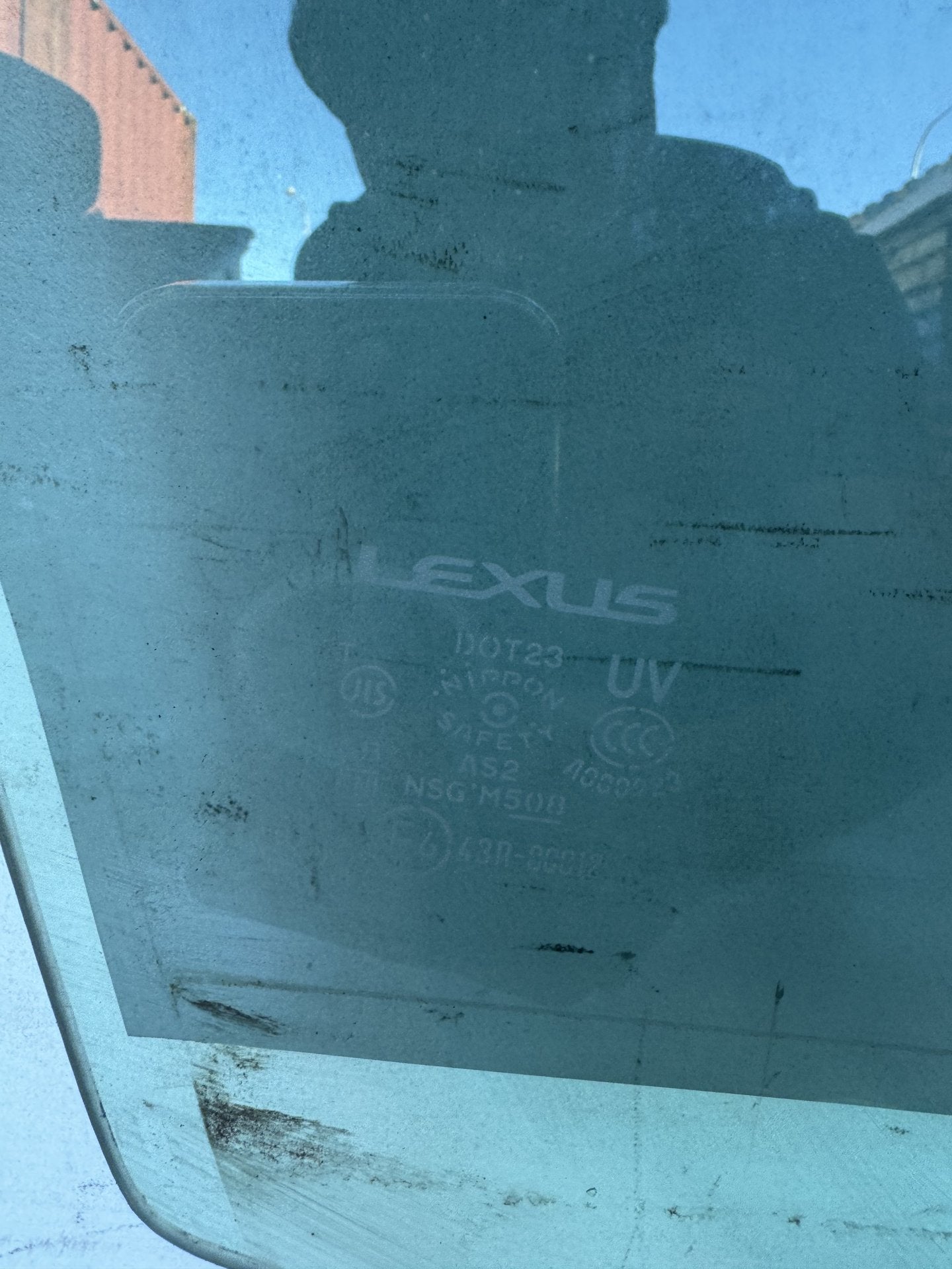2010 E20 Right Front Door Glass