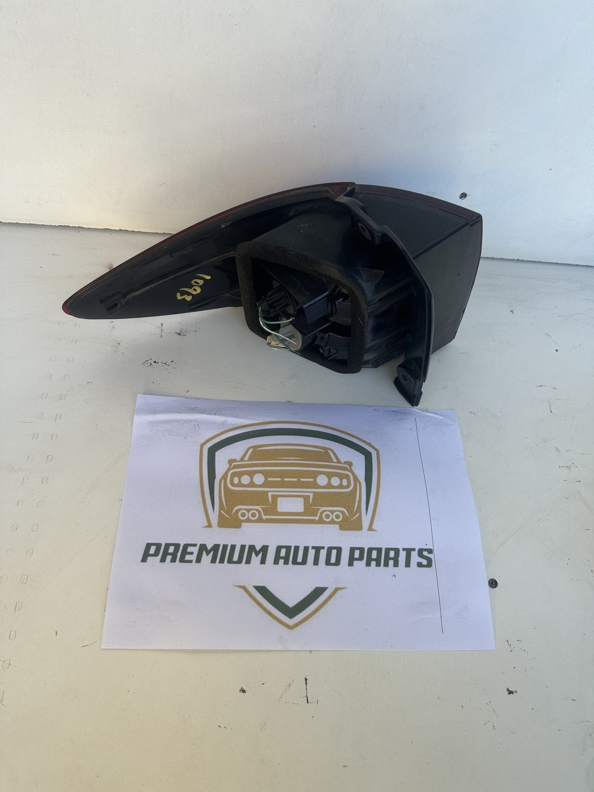 2005 Toyota Tarago R30 Station Wagon Right Taillight 23-171