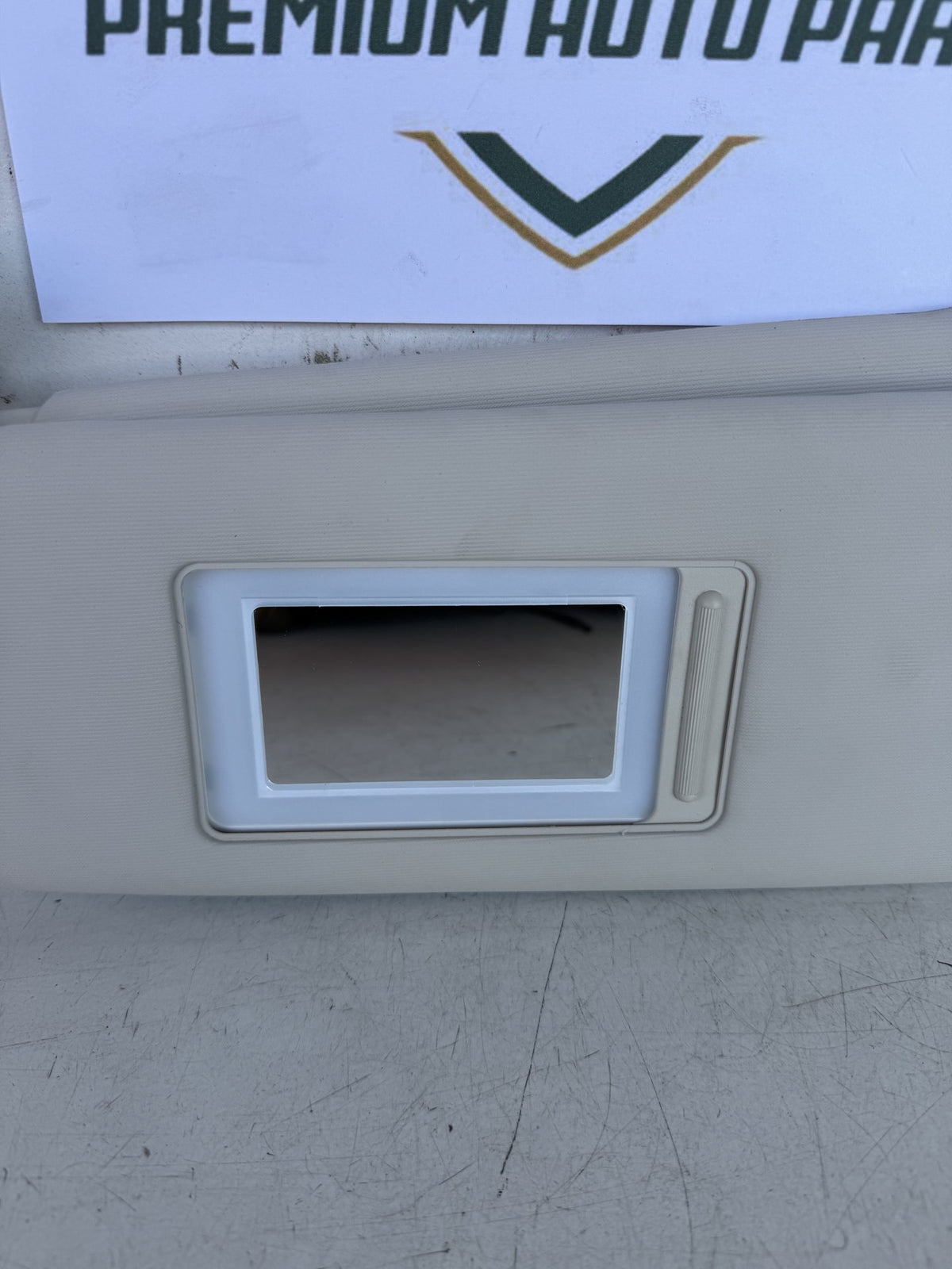 2016 Volkswagen Touareg Station Wagon Left Sun Visor