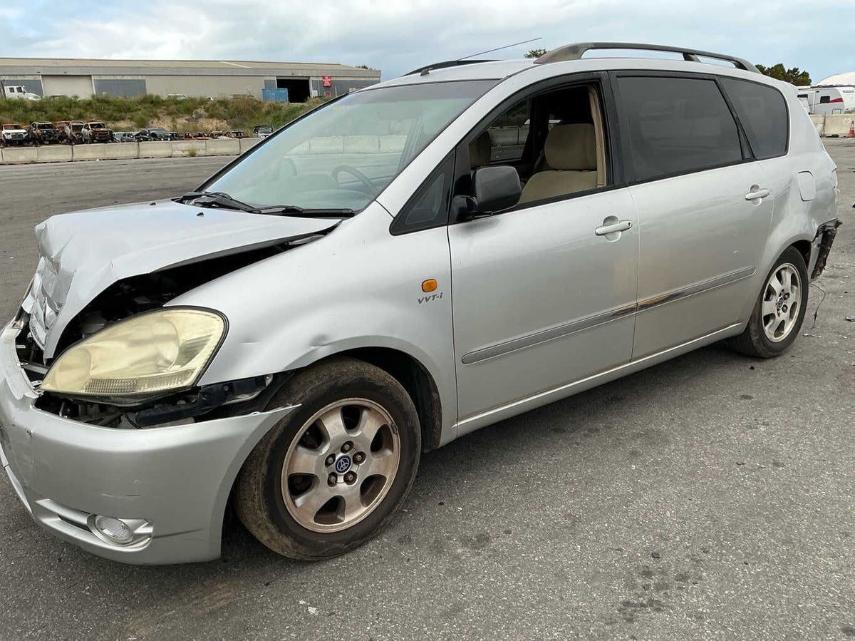 2003 Toyota Avensis Verso