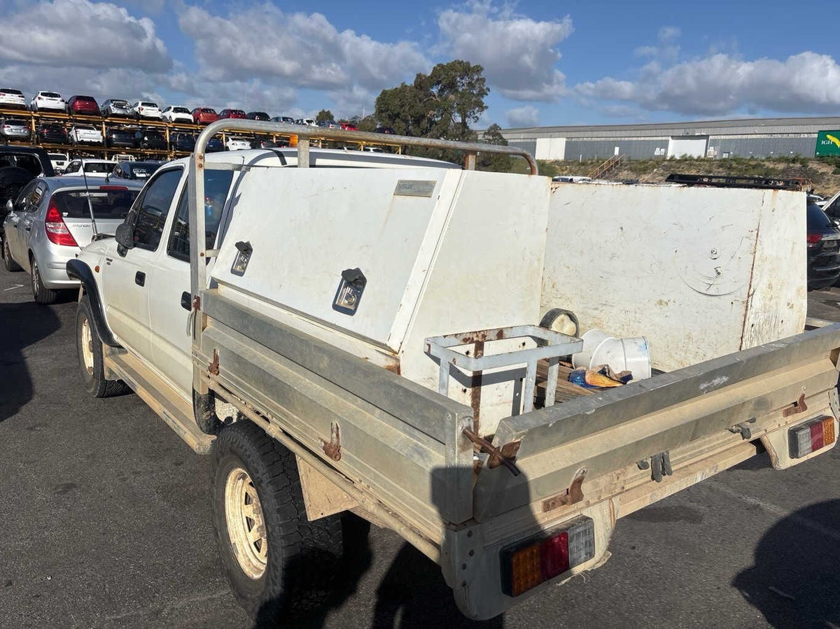 2002 Toyota Hilux N100