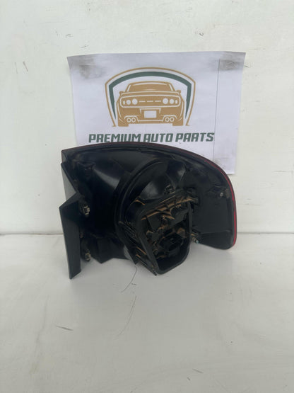 2007   Left Taillight