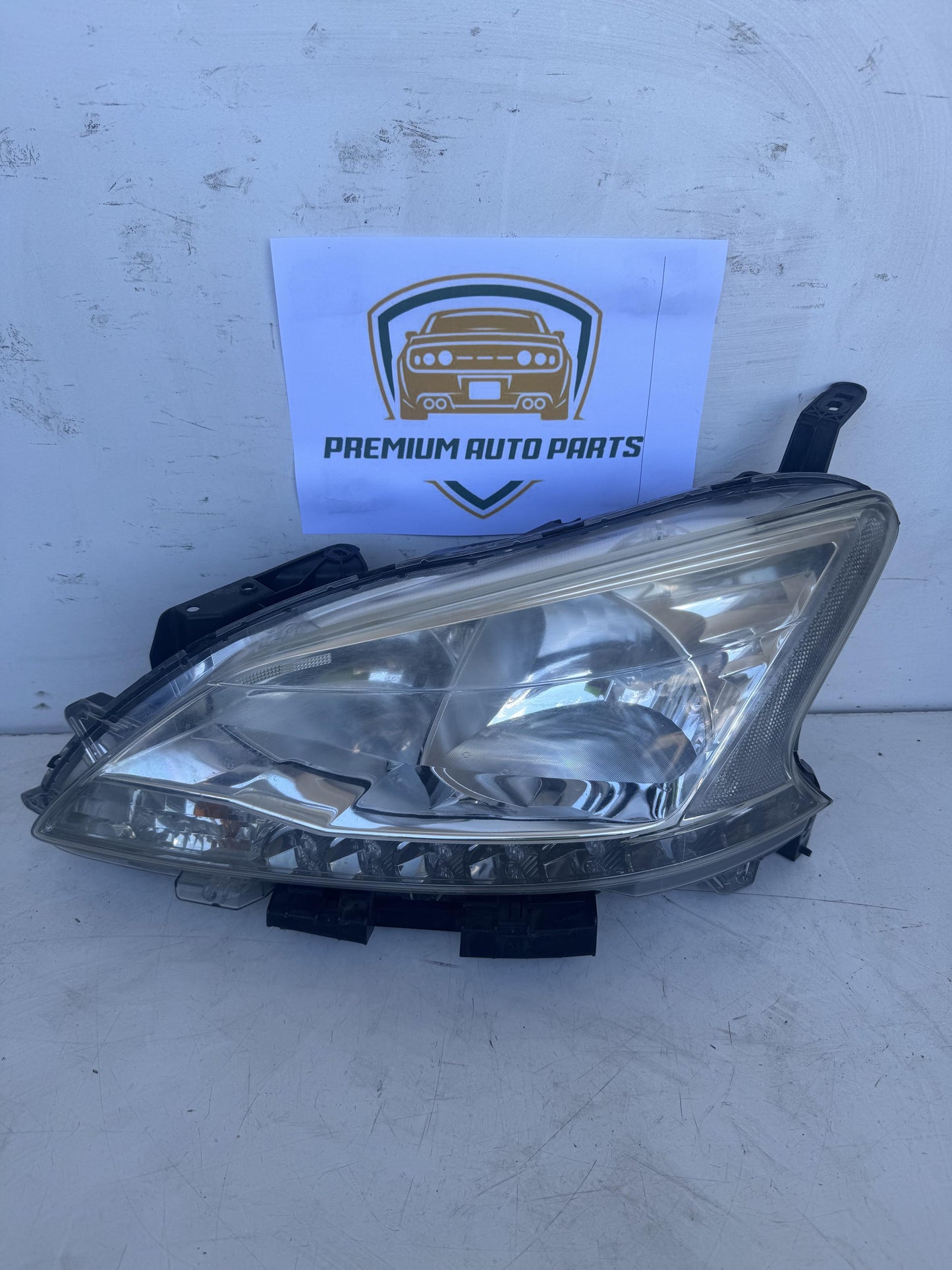 2014  B17 Left Headlight