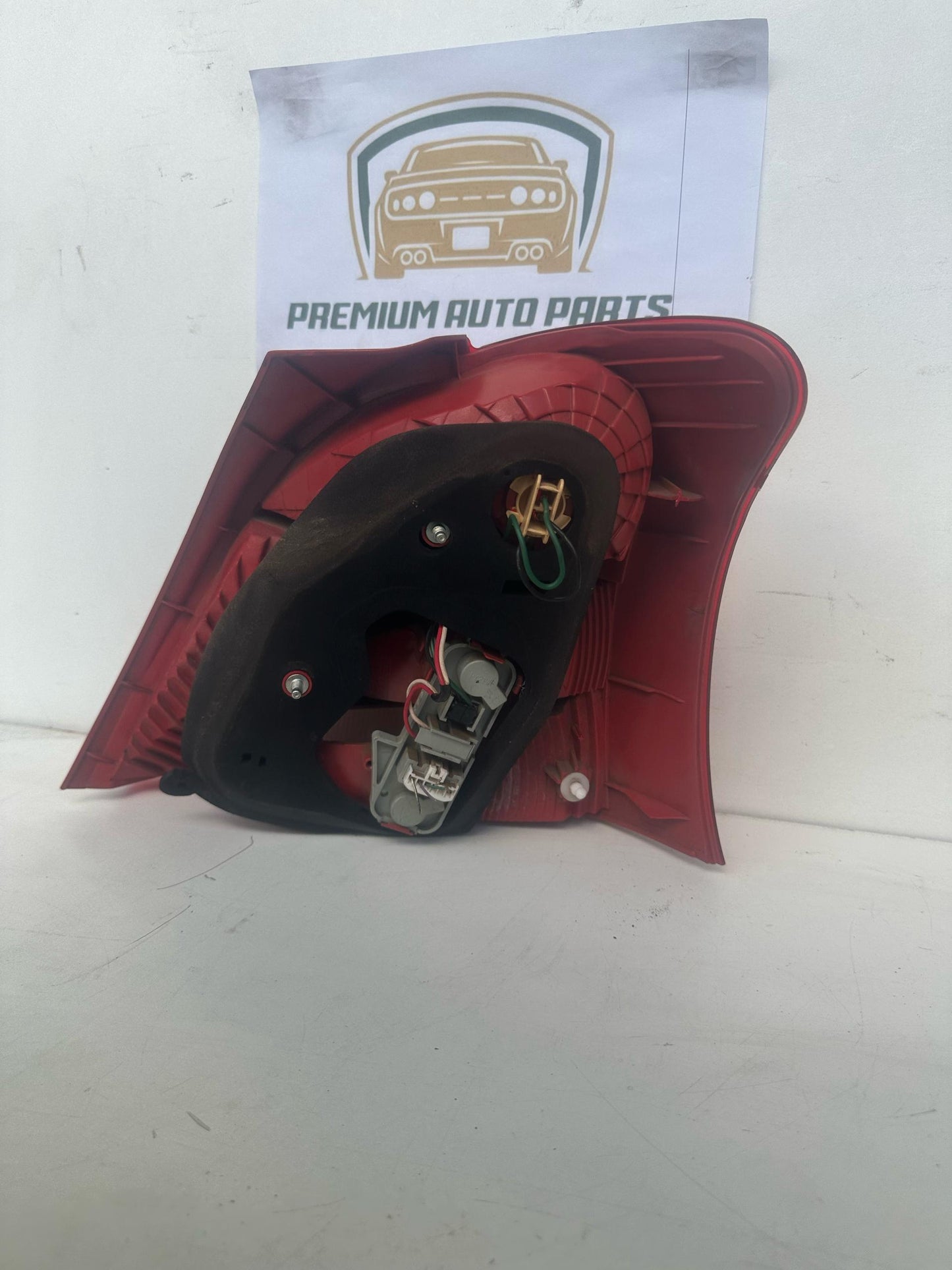 2006   Left Taillight