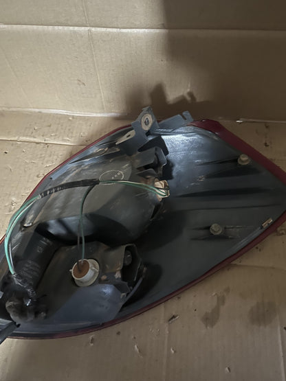 2006   Left Taillight