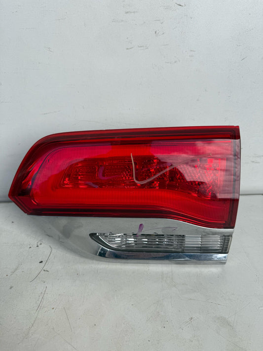 2018 Jeep Grand Cherokee Right Tailgate Light