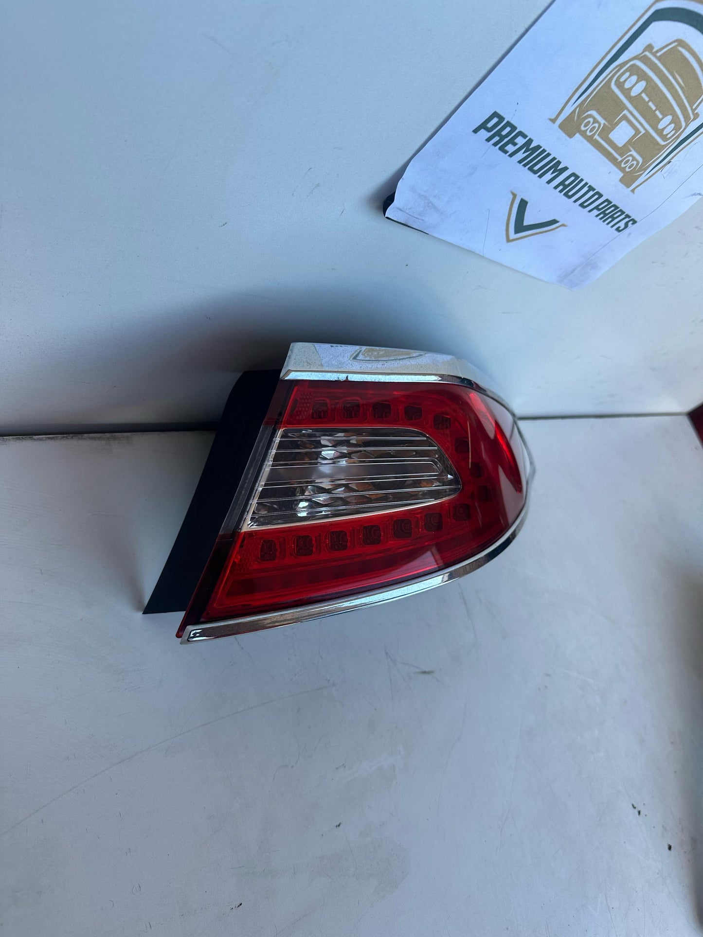 2011 Kia Optima TF Right Taillight