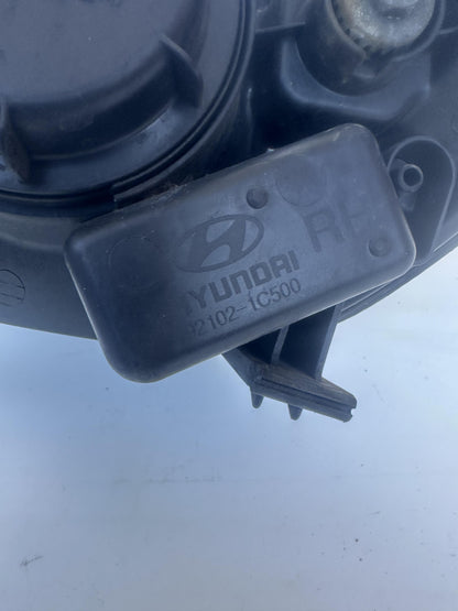 2006   Right Headlight