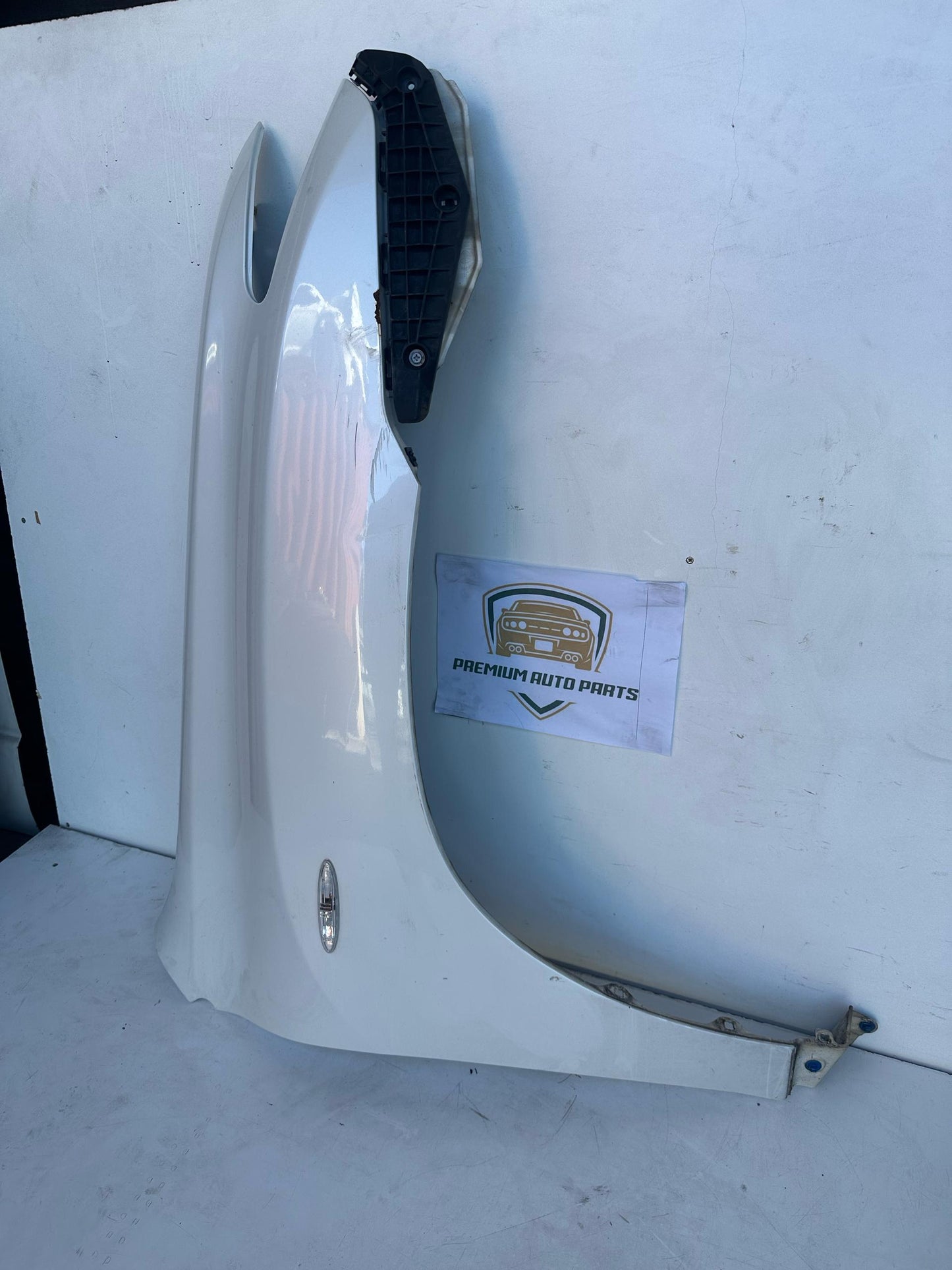 2012 Toyota Kluger Right Front Guard