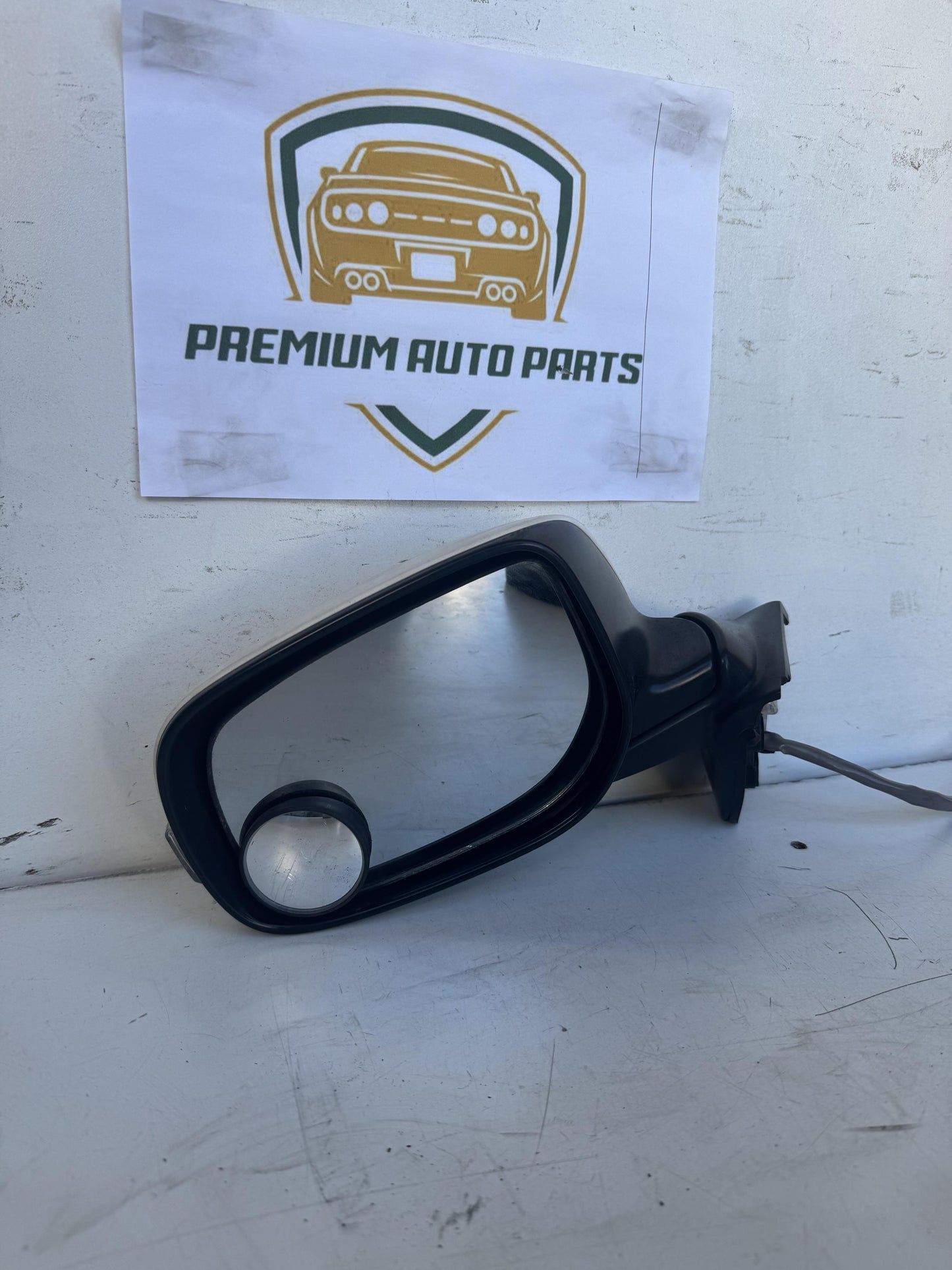2010  E150 Left Door Mirror