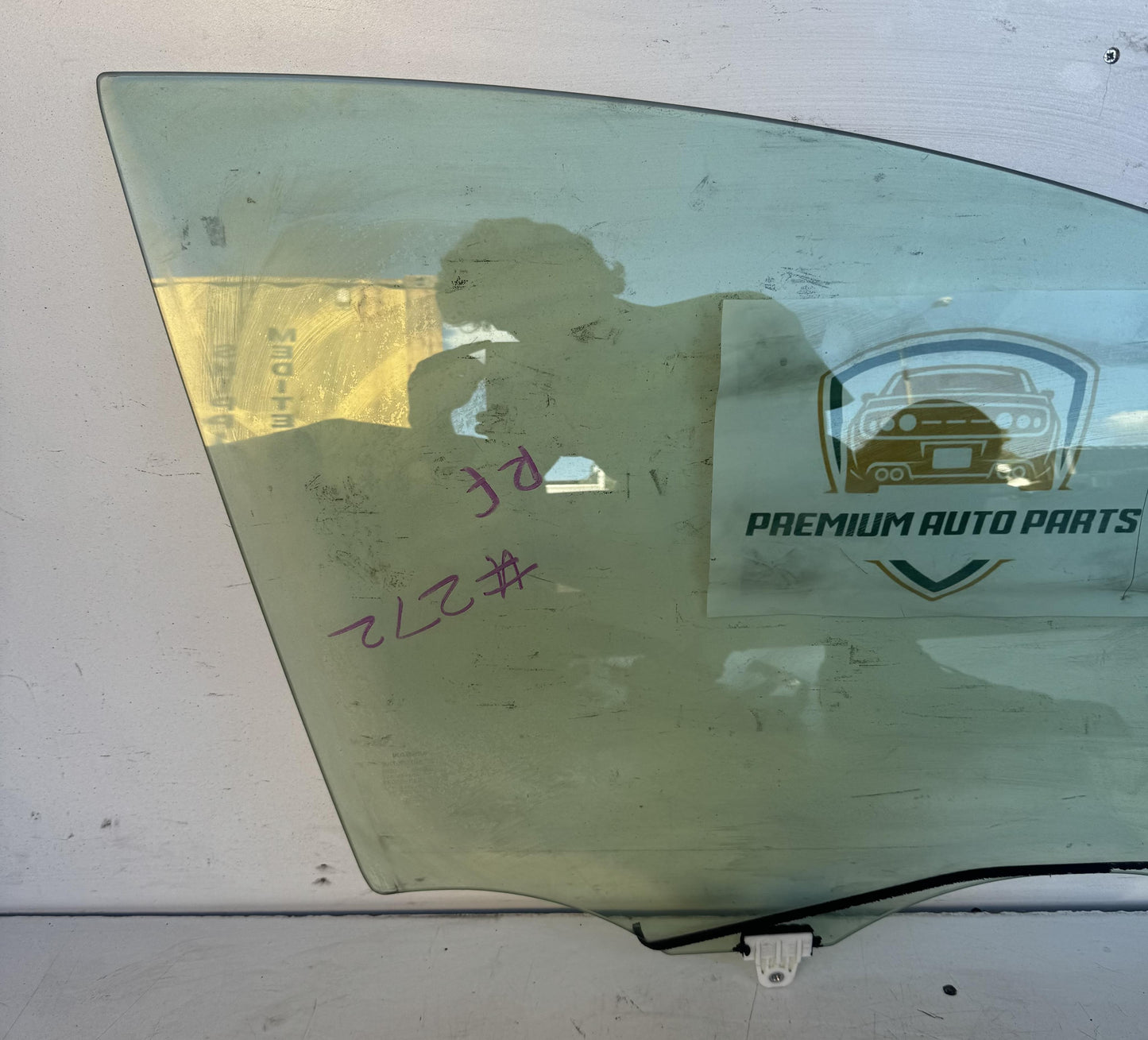 2012  II Z51 Right Front Door Window