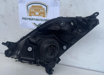 2006  W20 Right Headlight
