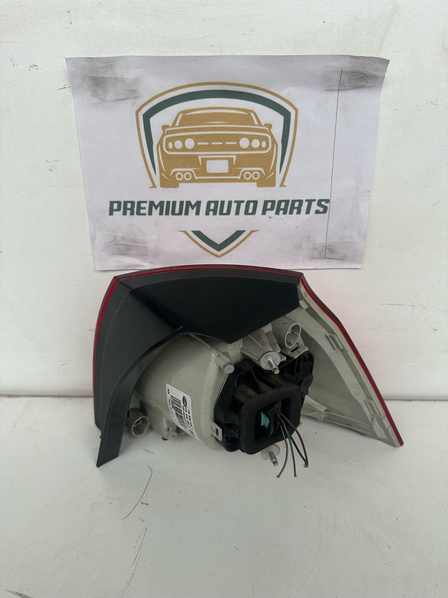 2008   Left Taillight