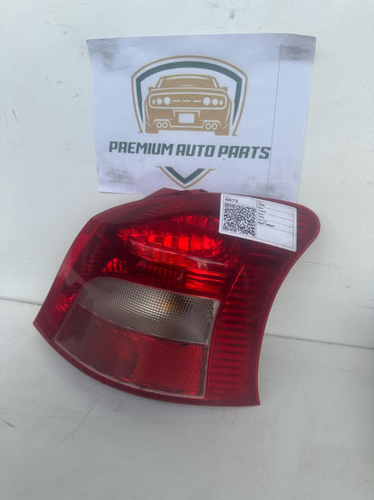 2006   Right Taillight