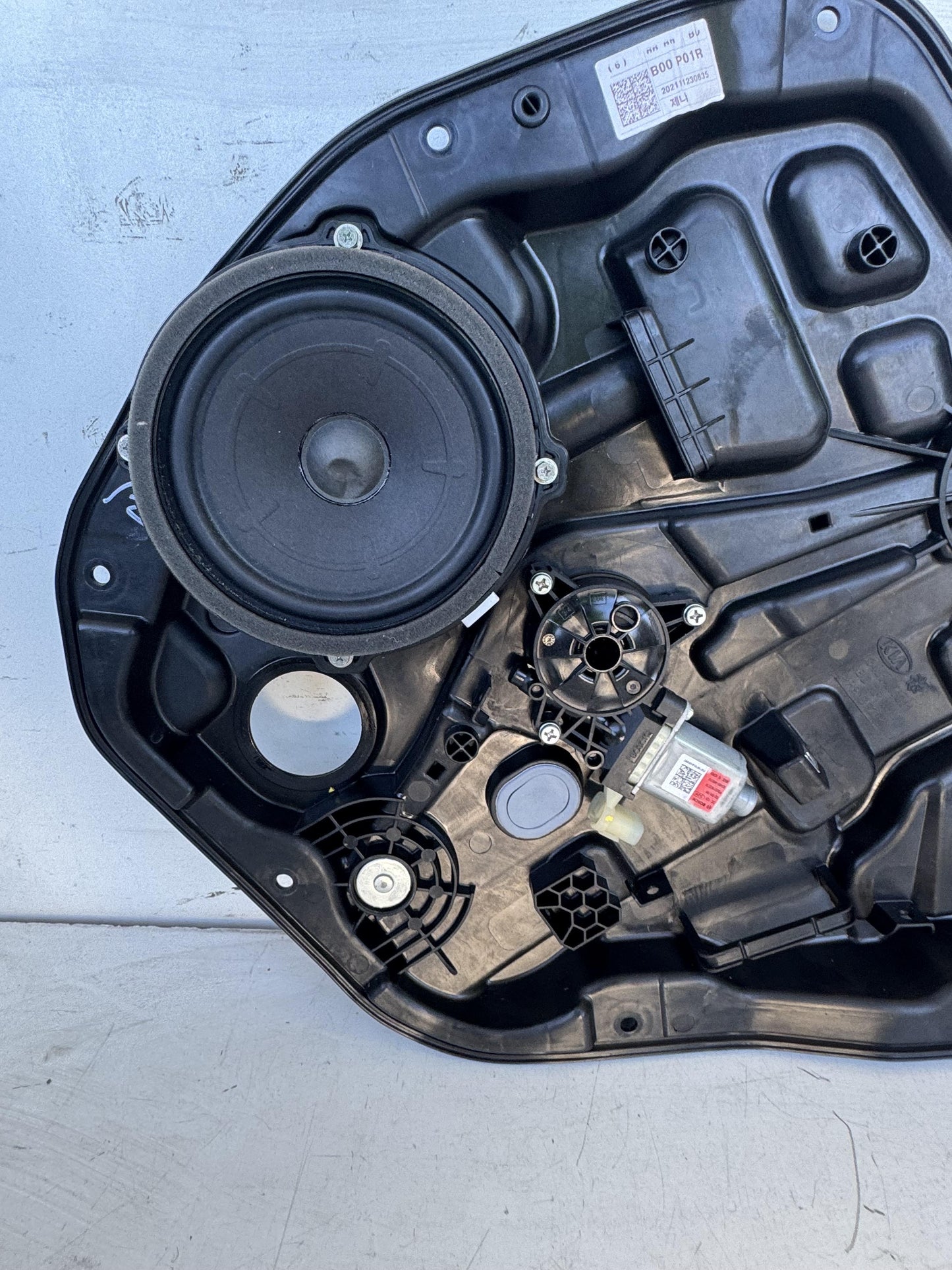 2022   Right Rear Window Regulator/Motor
