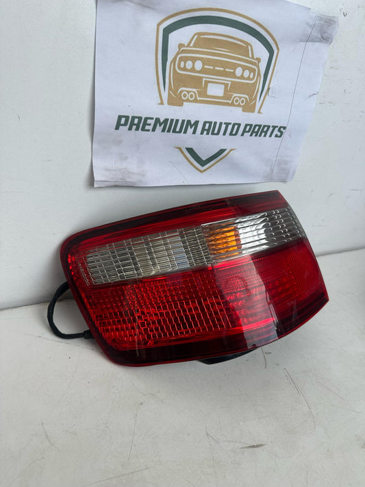 2000 Toyota Camry Left Taillight