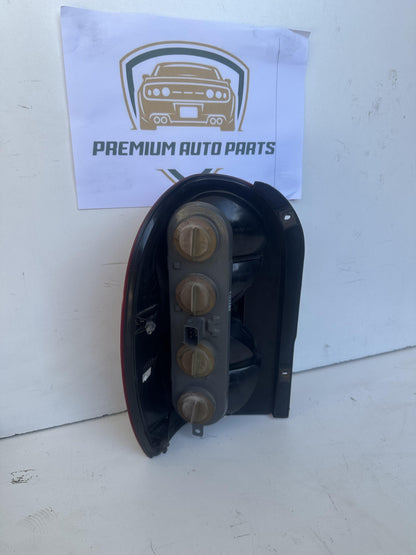 2006   Right Taillight