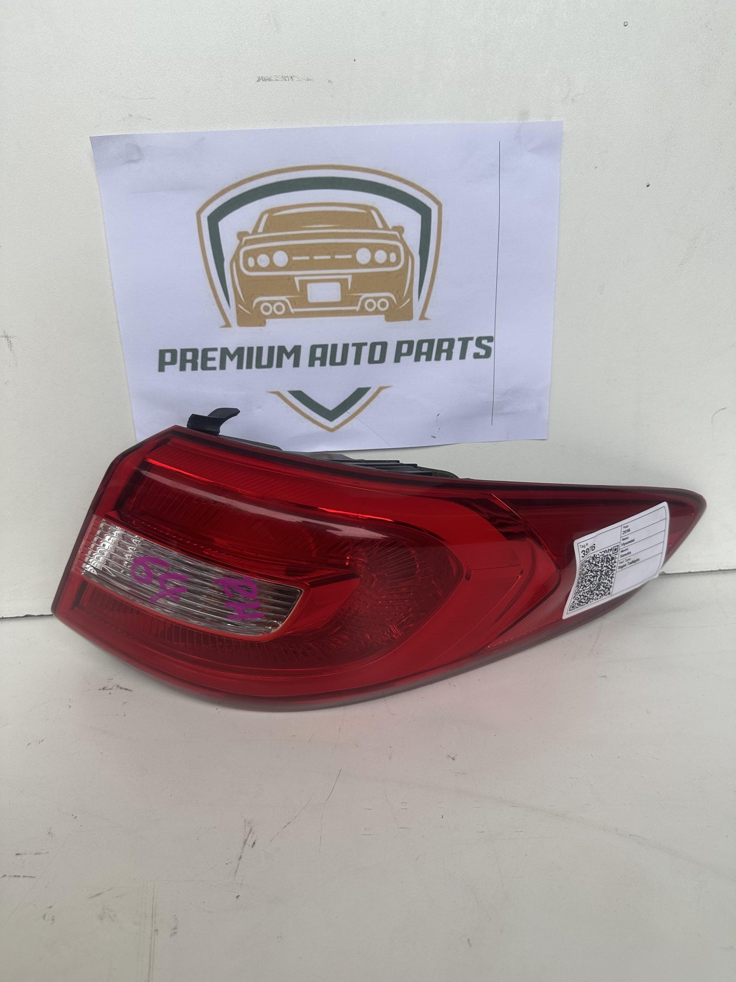 2016  LF Right Taillight