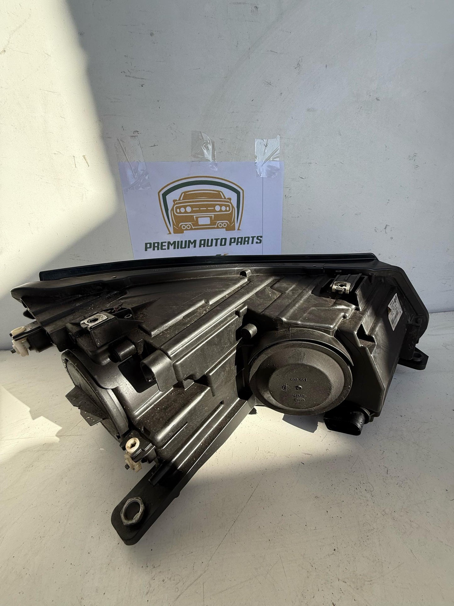 2012 Volkswagen Tiguan MK1 - 5N Left Headlight