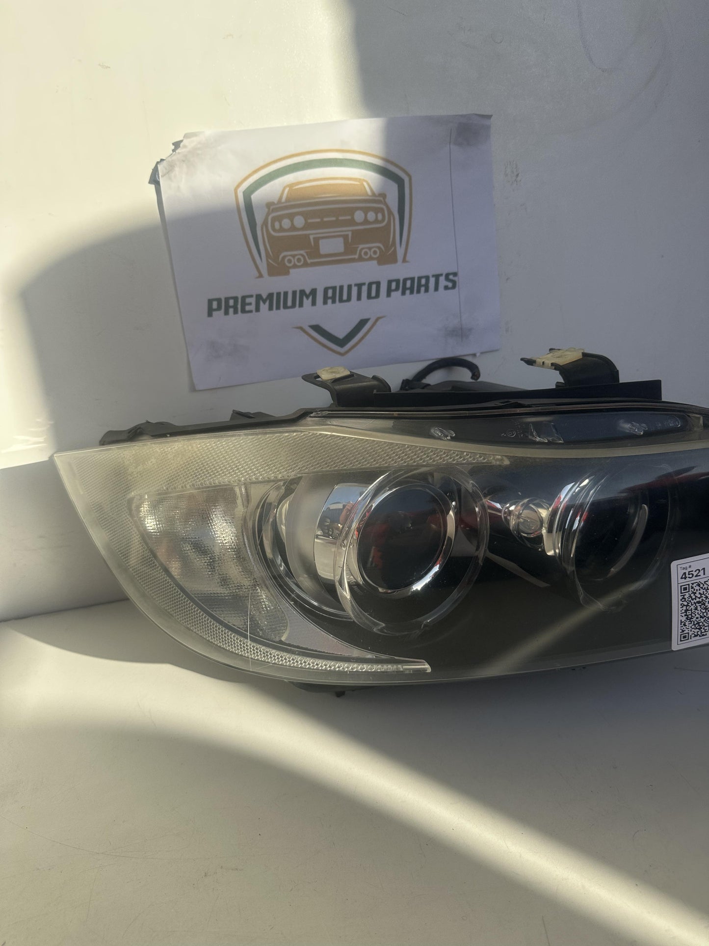 E90 Right Headlight