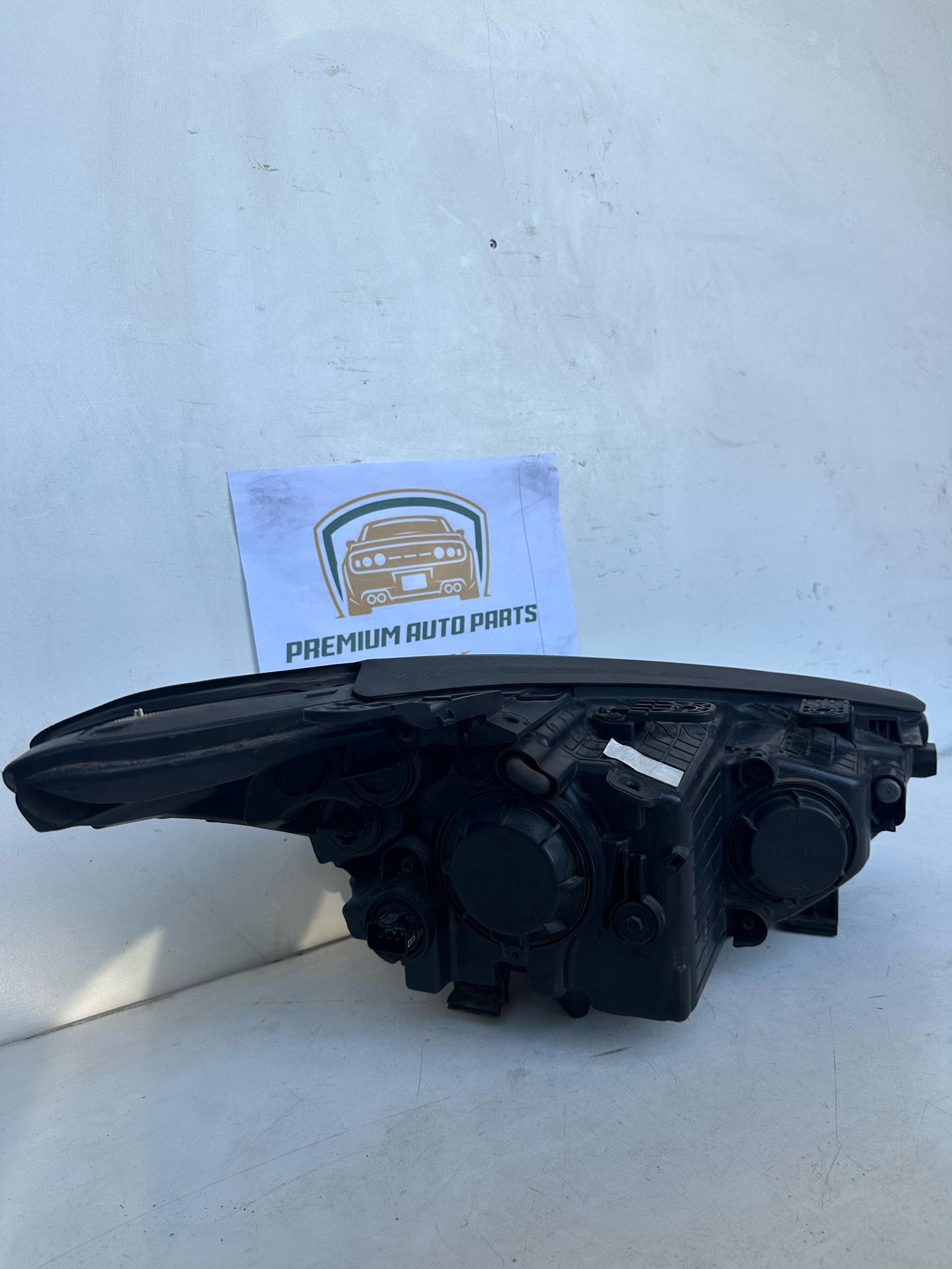 2013 Hyundai Santa FeDM Left Headlight