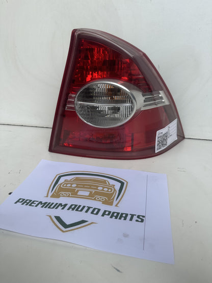 2006   Right Taillight