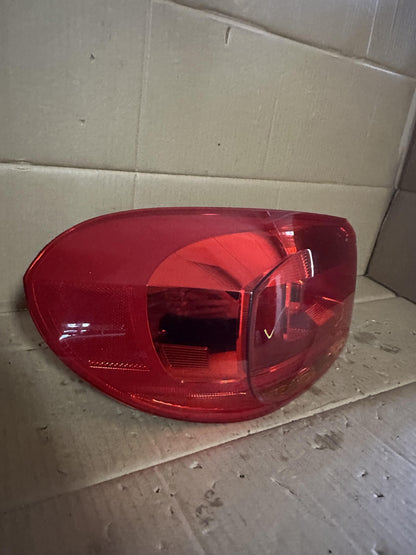 2016   Left Taillight