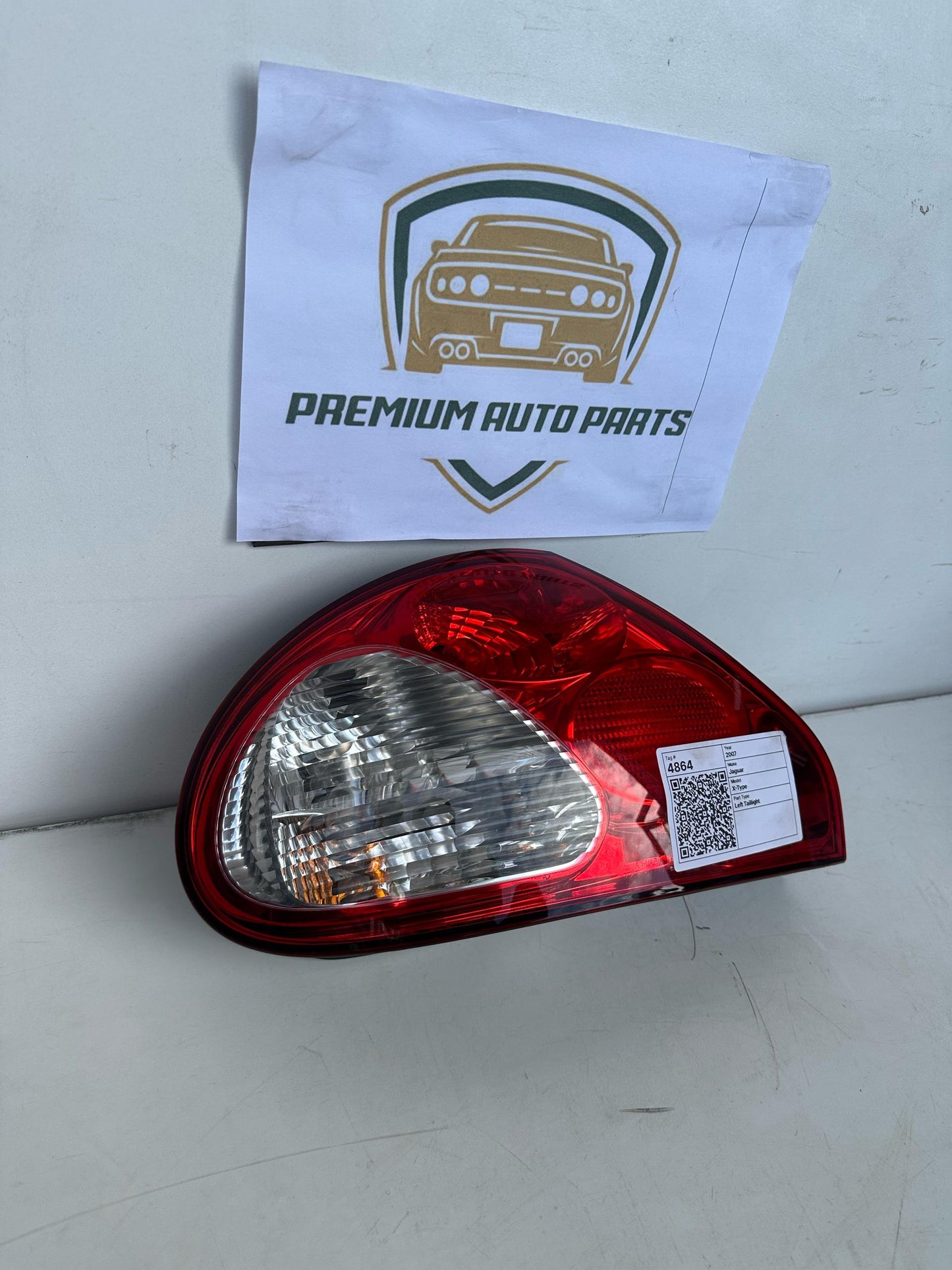 2007 Jaguar X-Type Left Taillight