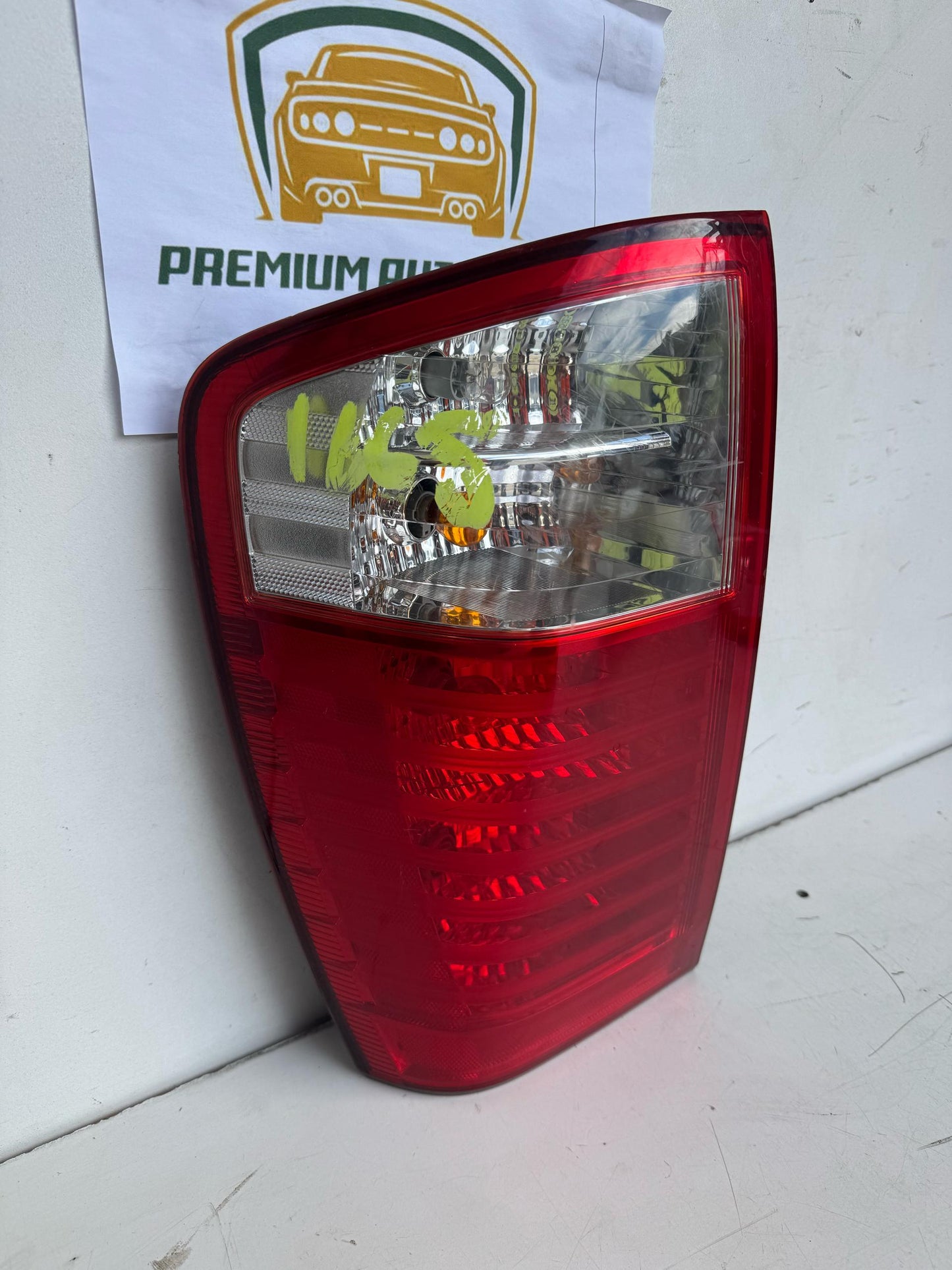 2009 Kia Grand Carnival Left Taillight