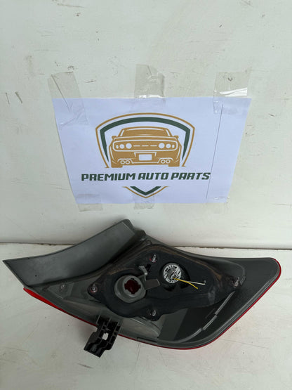 2011 Toyota Camry Left Taillight