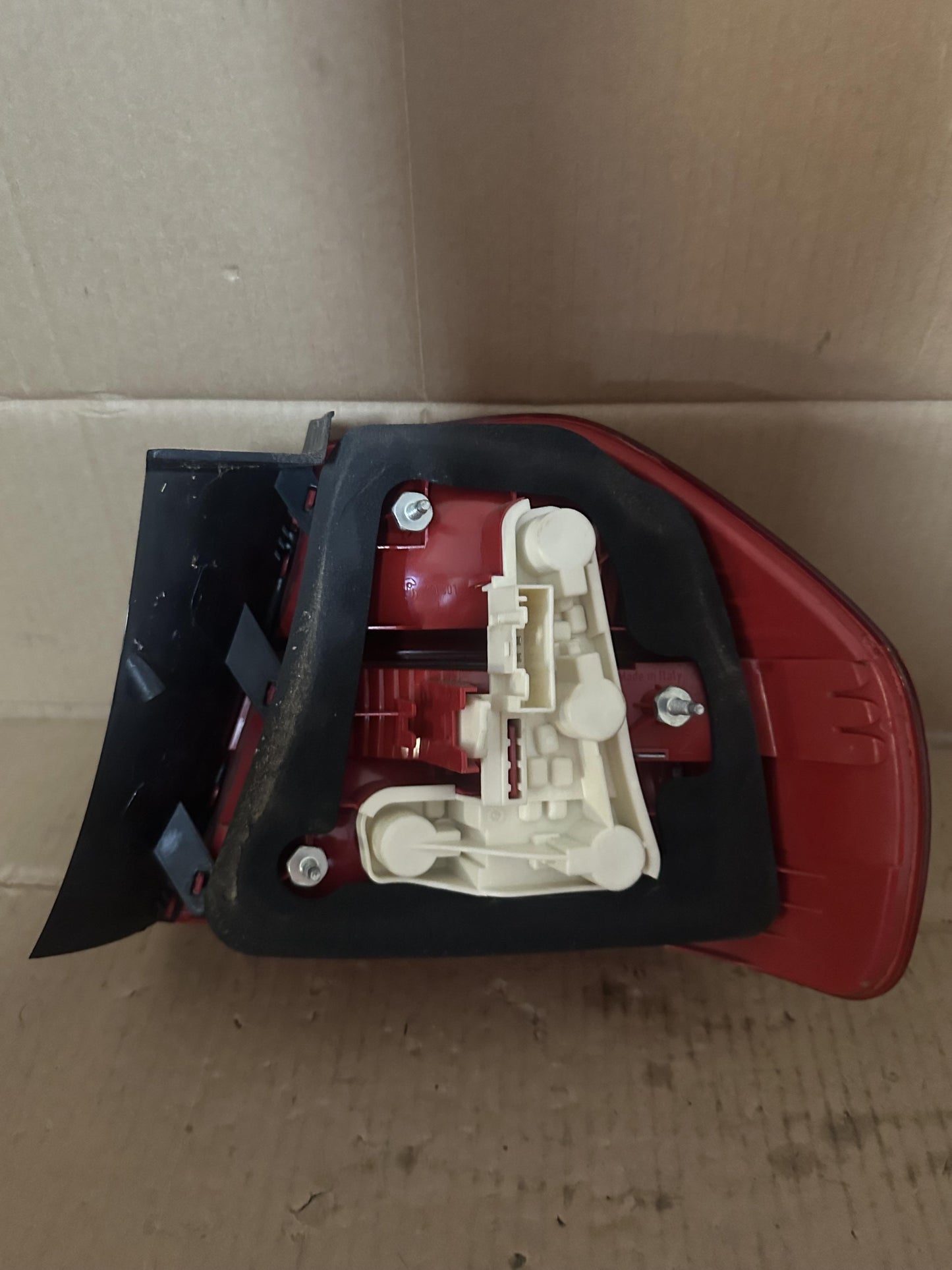 2006  E91 Left Taillight