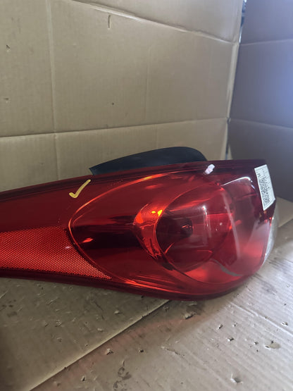 2013  N/A Left Taillight
