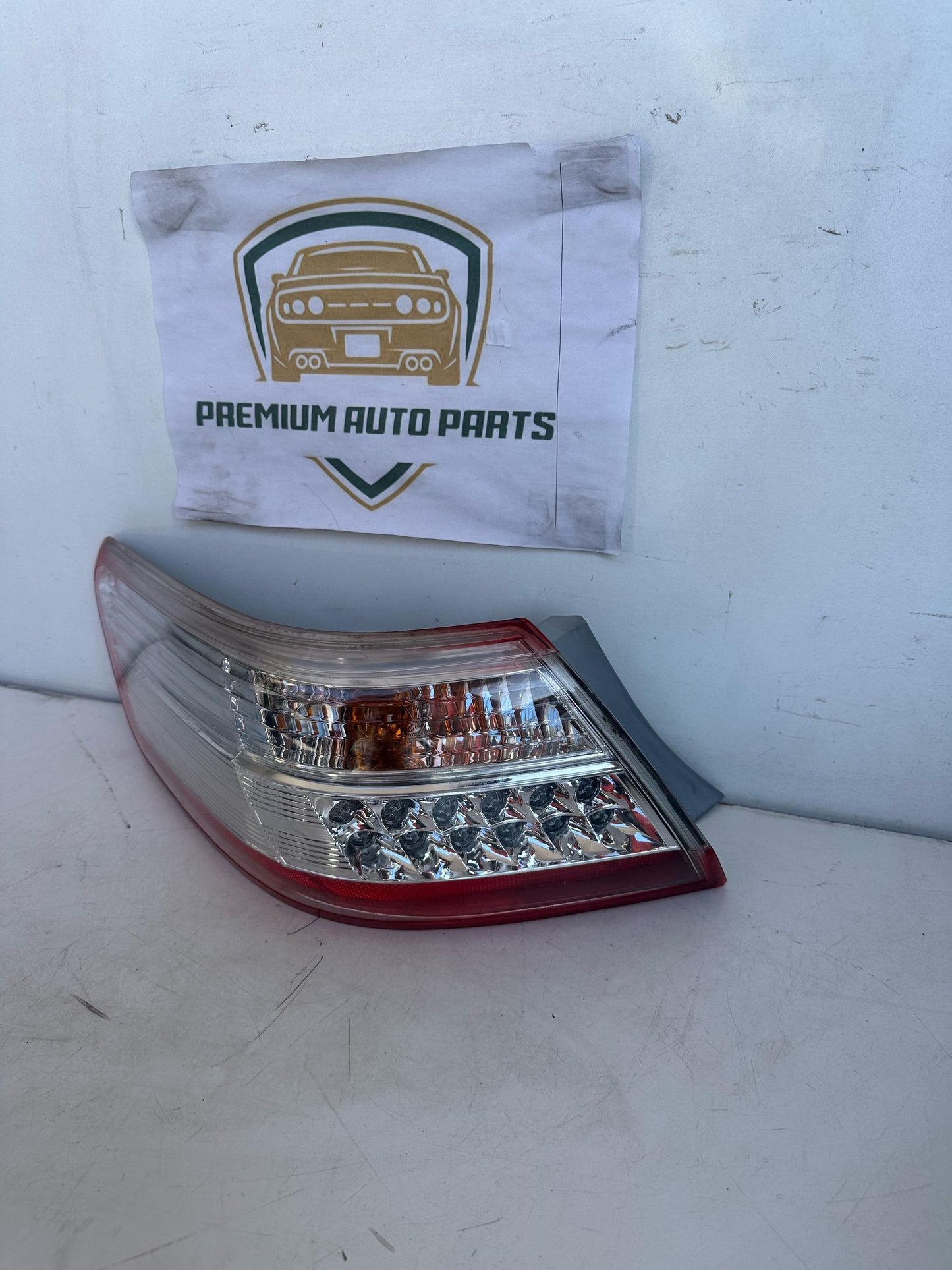 2011 Toyota Camry Left Taillight