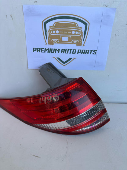 2006   Left Taillight