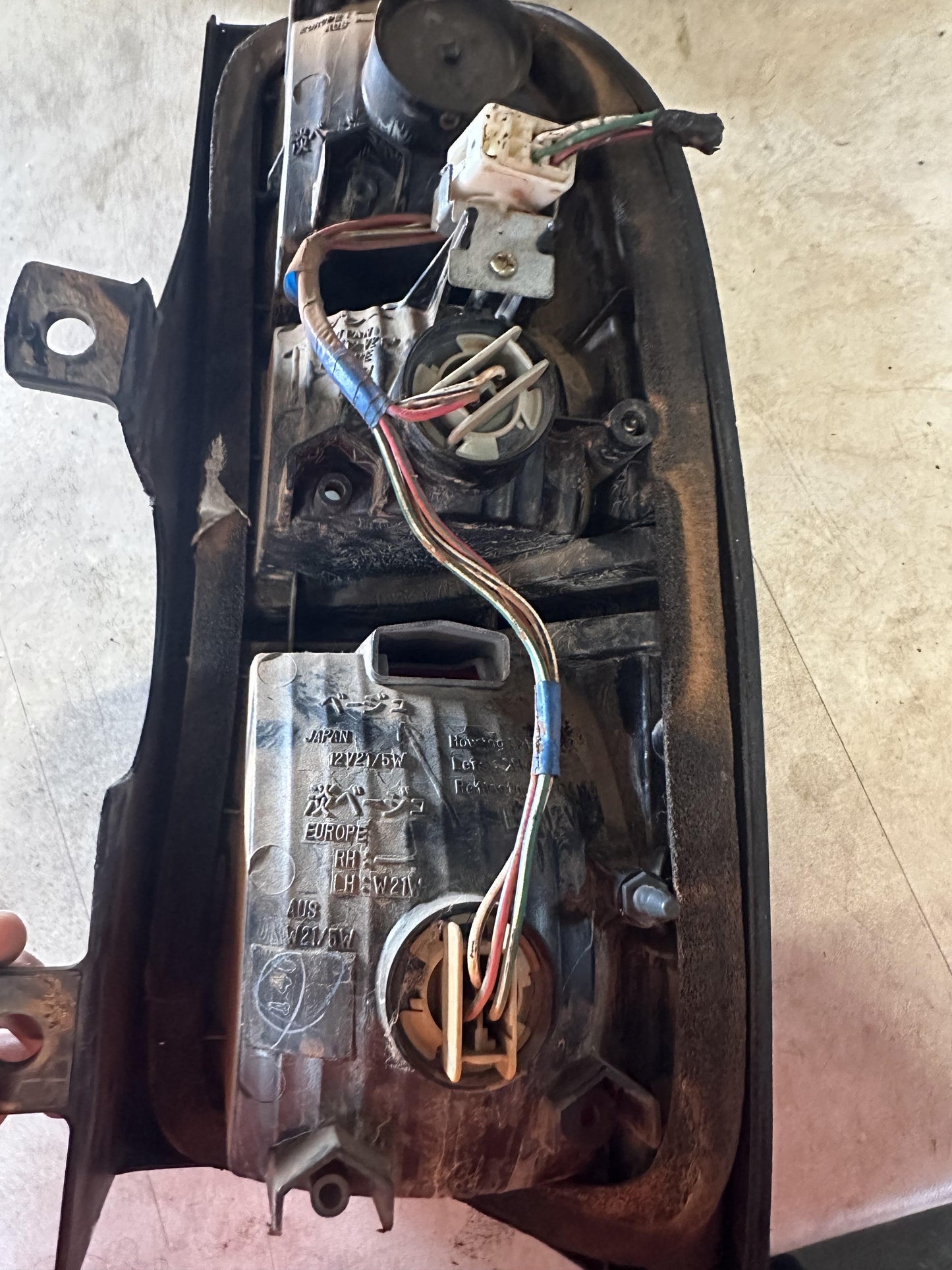 2001   Left Taillight