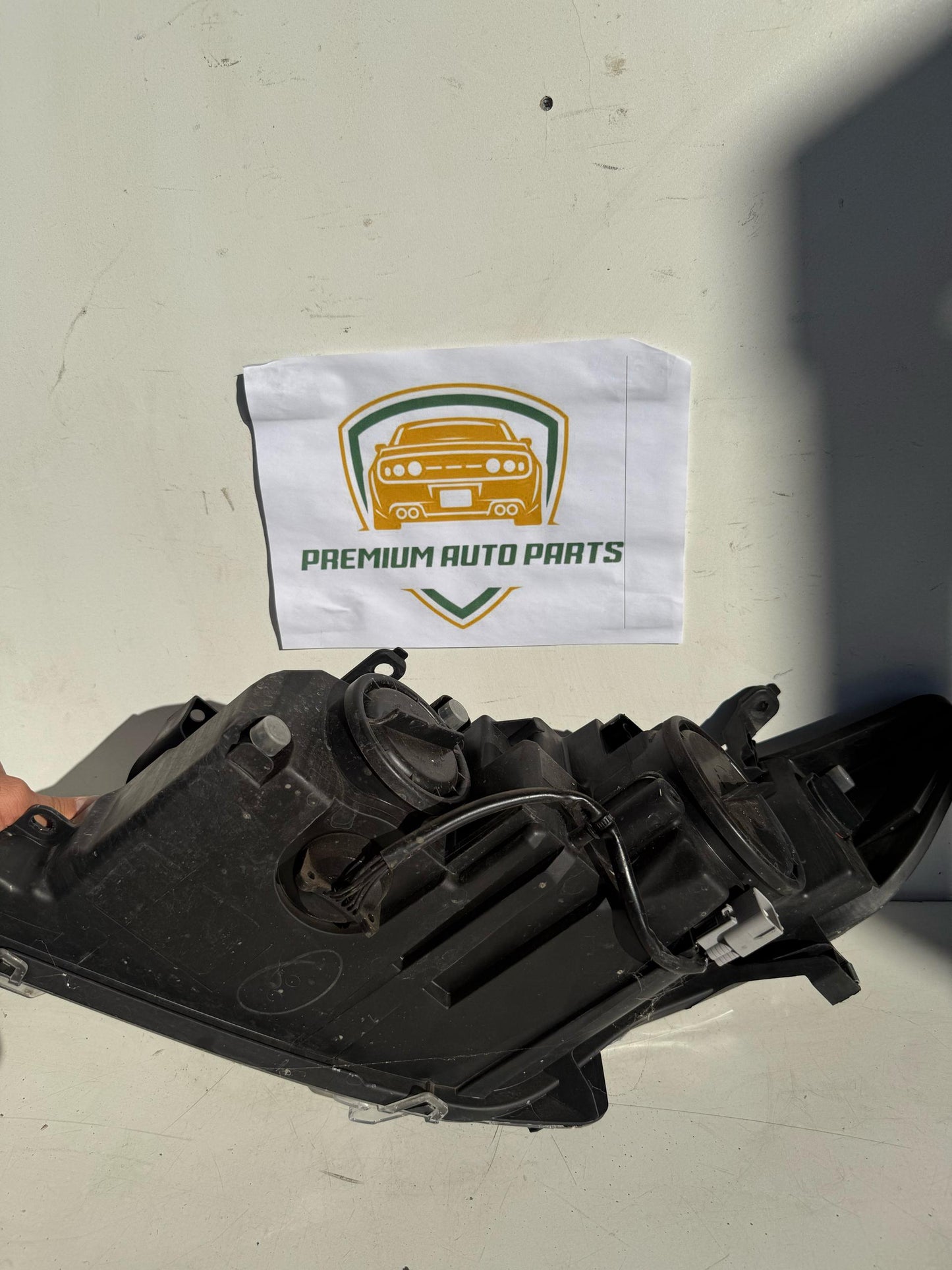 2014 Toyota Camry Right Headlight