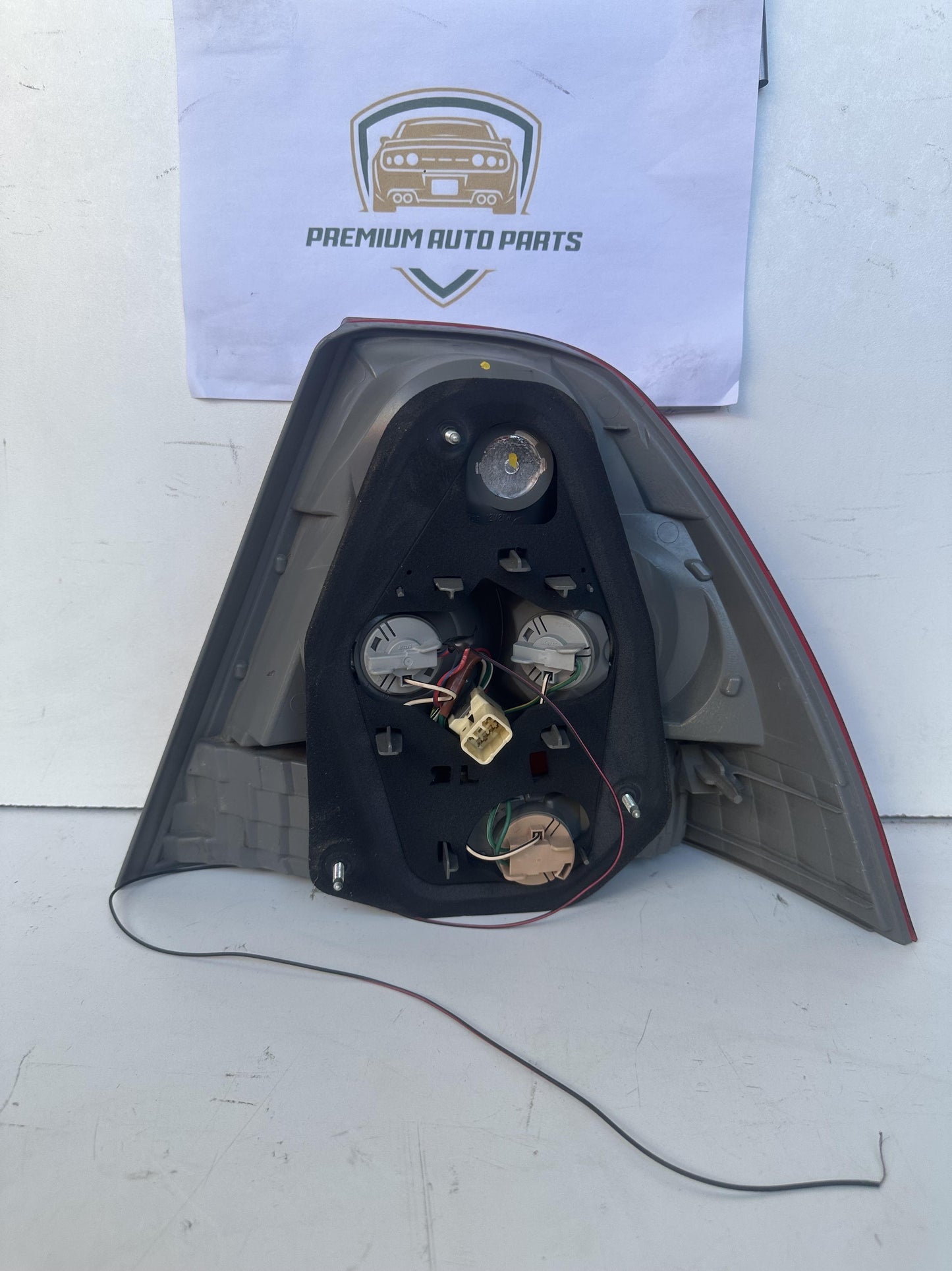 2006   Left Taillight