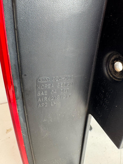 2009 Kia Grand Carnival Left Taillight