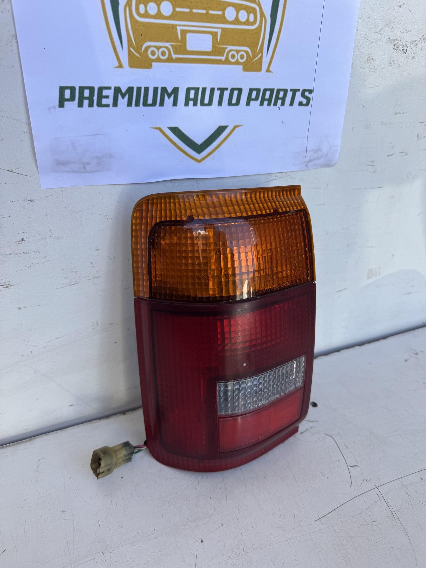 1995   Left Taillight