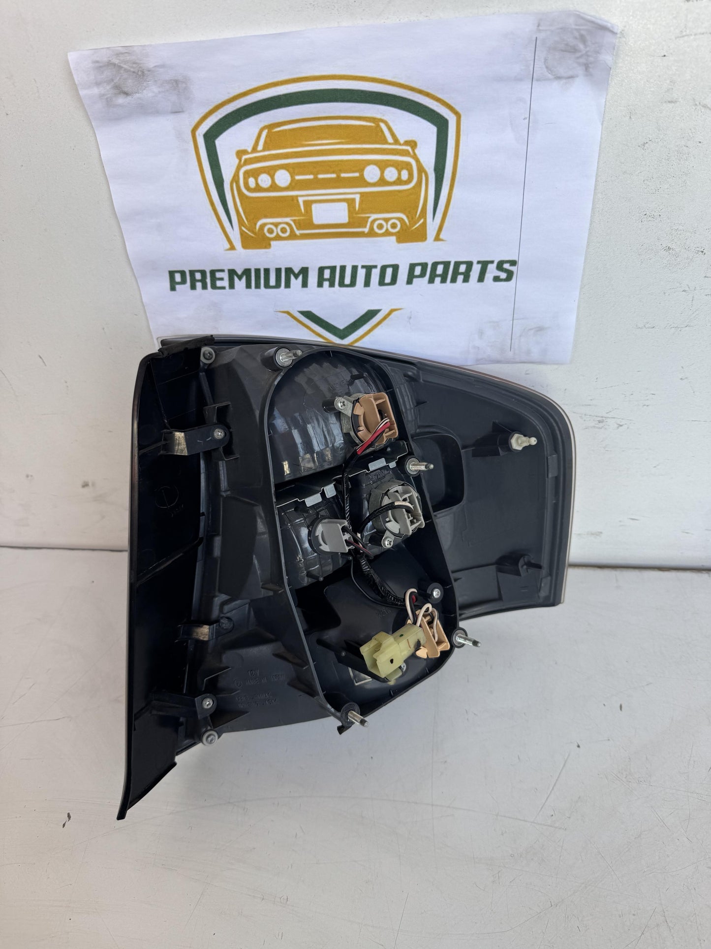2006   Left Taillight