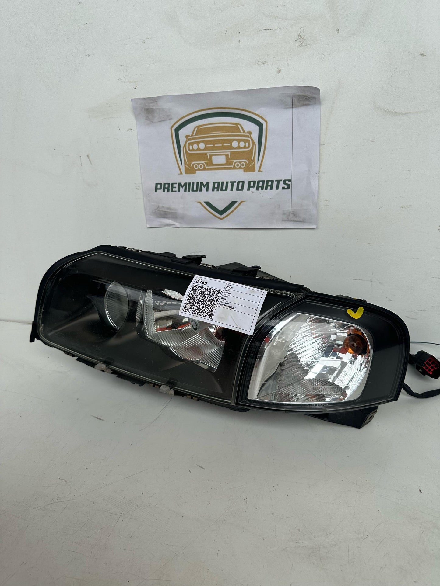 2005   Left Headlight