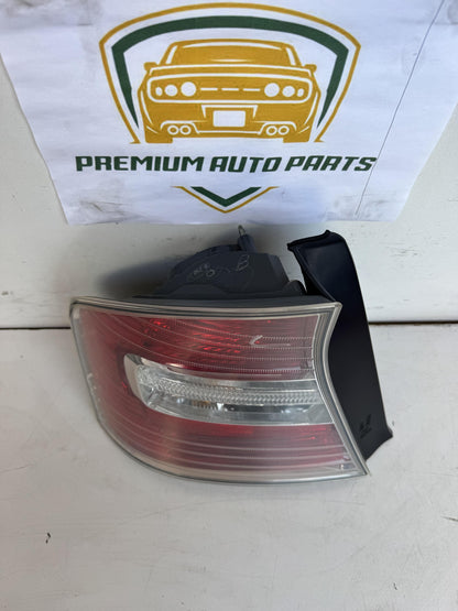 2006   Left Taillight