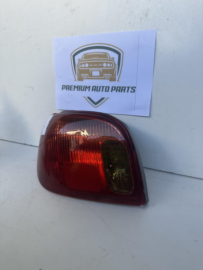 2003   Left Taillight