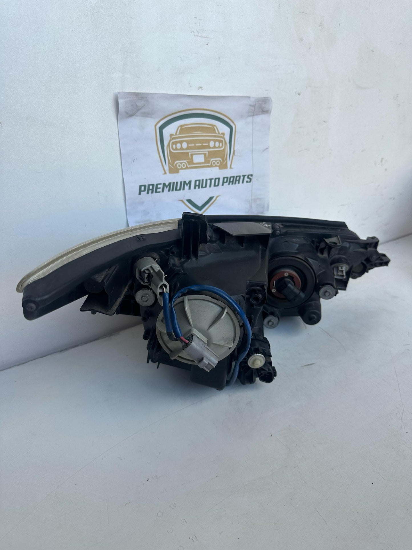 2006 Toyota Tarago R50 Left Headlight