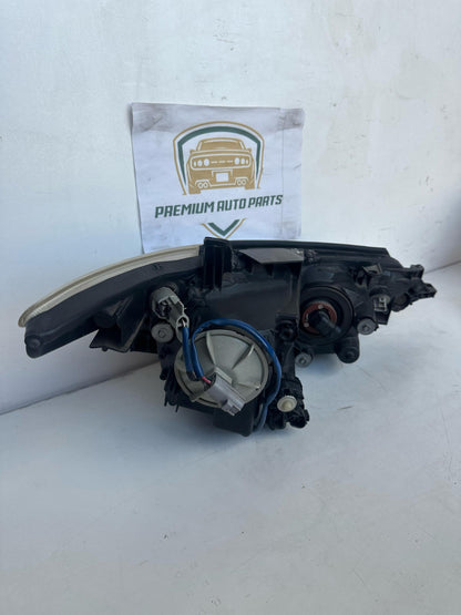 2006 Toyota Tarago R50 Left Headlight