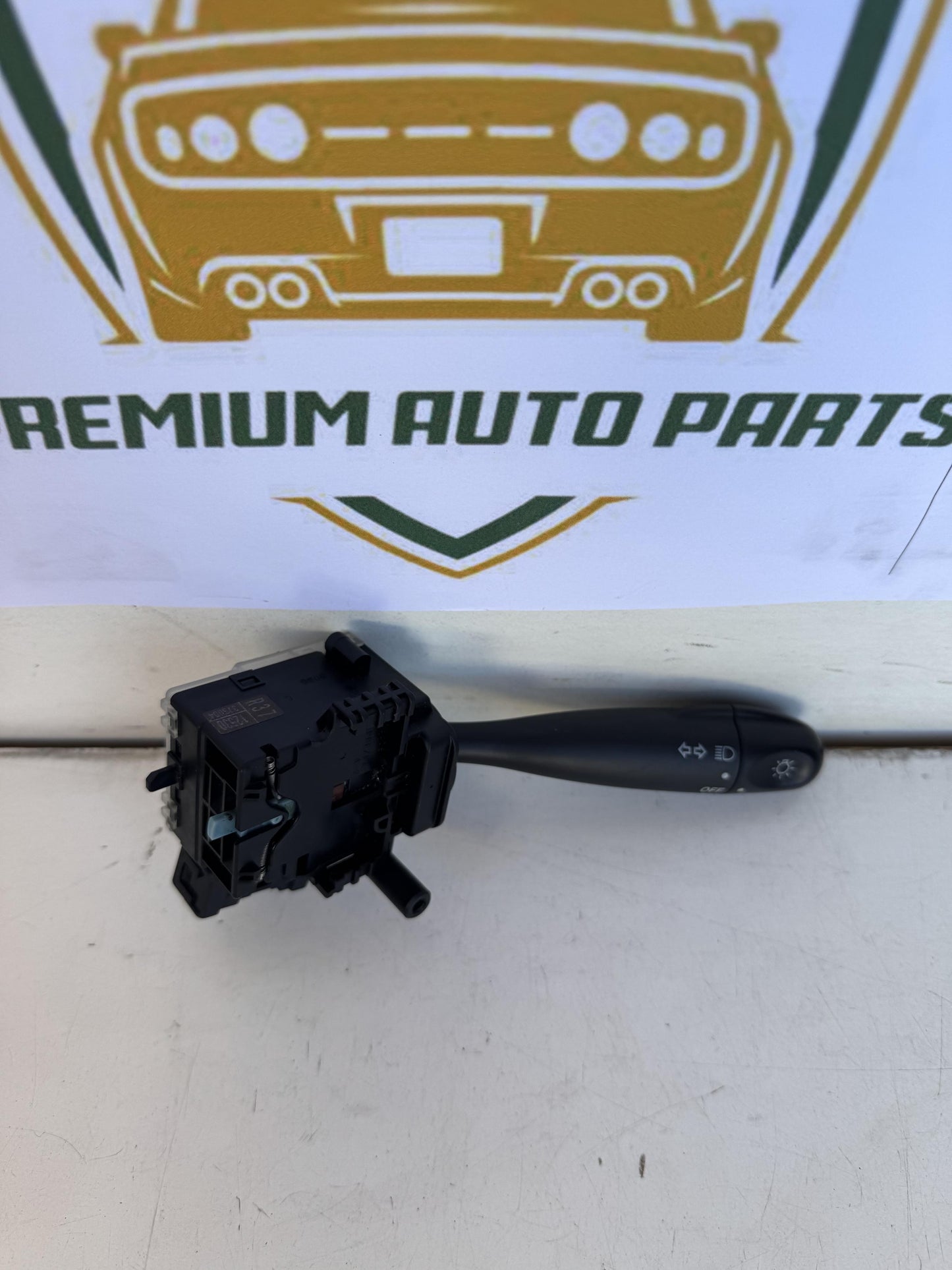 2002   Indicator Stalk