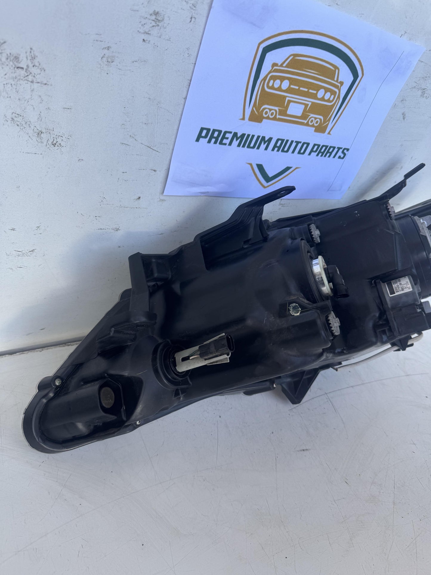 2013  V50 Right Headlight