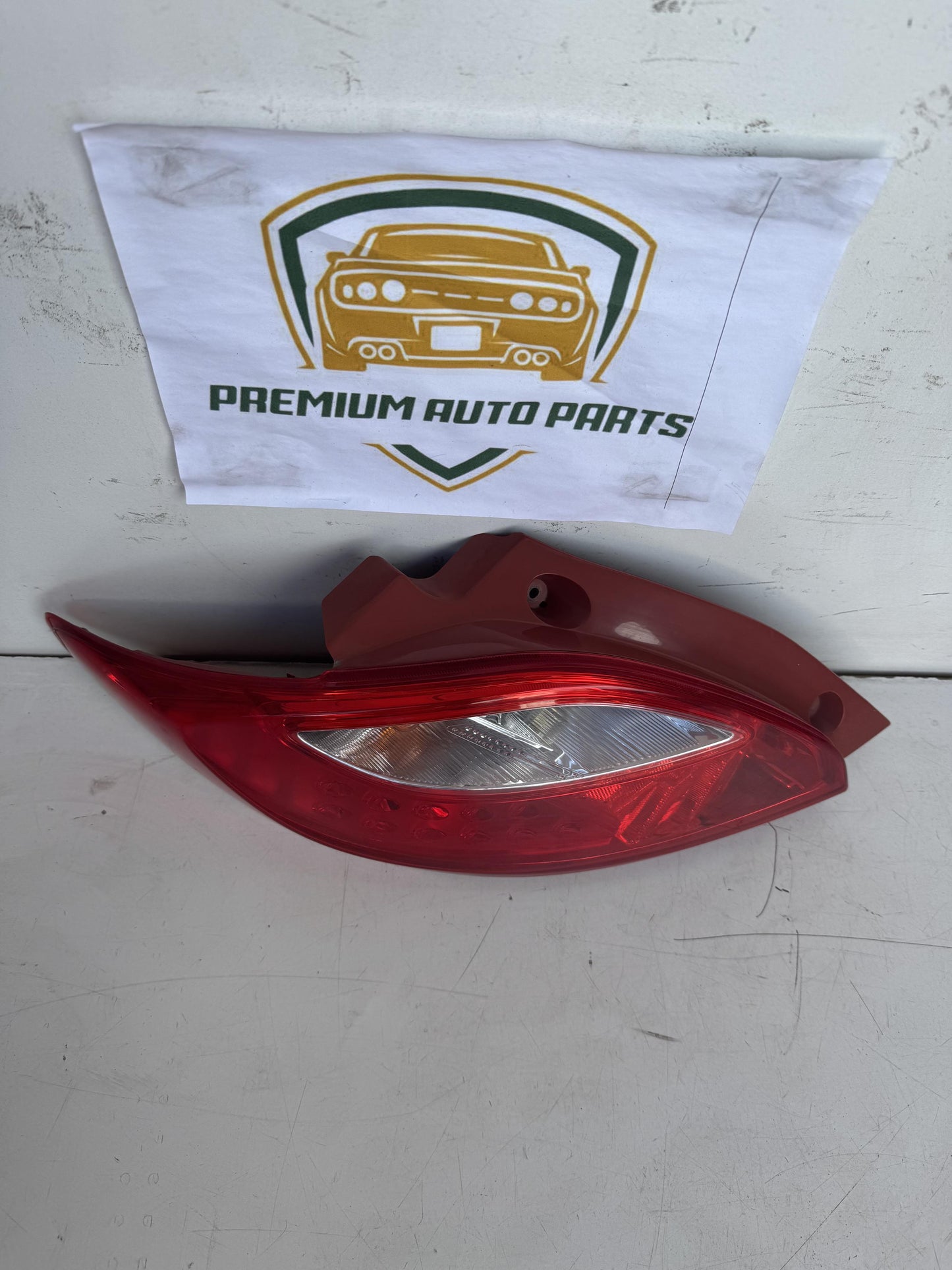2007   Left Taillight